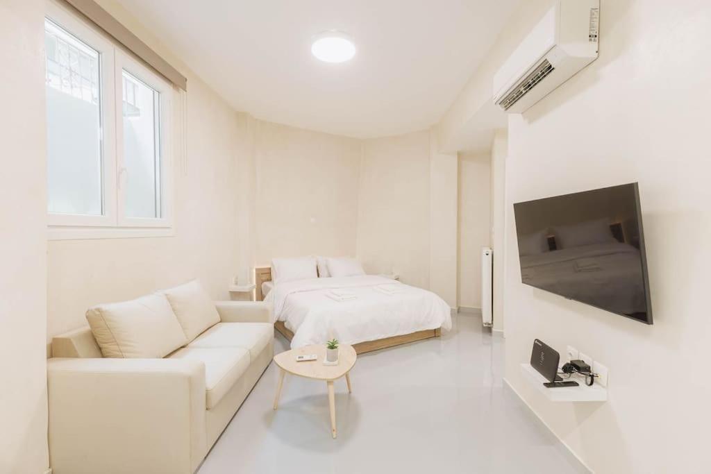 Modern Hiding Place In The Heart Of Афины Экстерьер фото