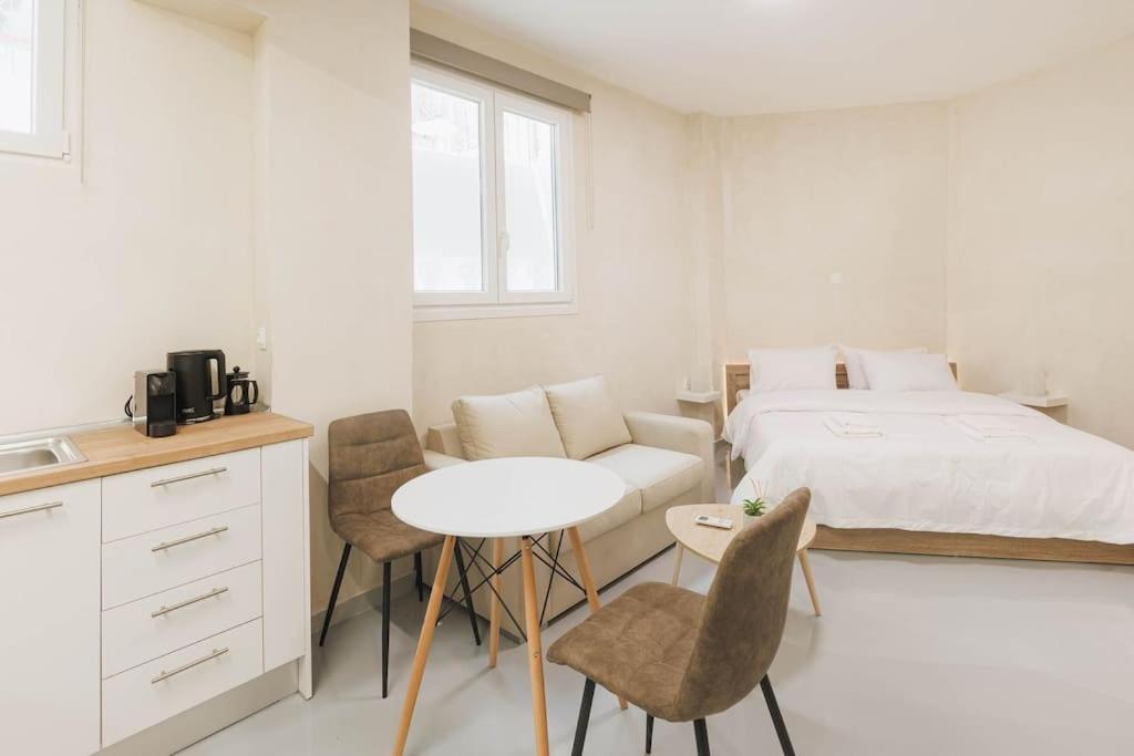 Modern Hiding Place In The Heart Of Афины Экстерьер фото