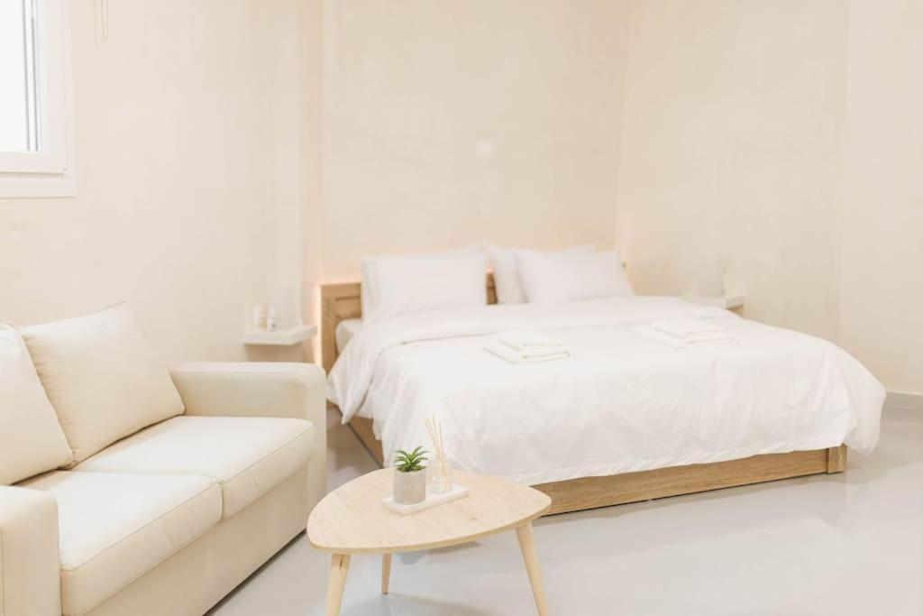 Modern Hiding Place In The Heart Of Афины Экстерьер фото