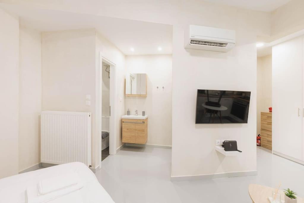 Modern Hiding Place In The Heart Of Афины Экстерьер фото