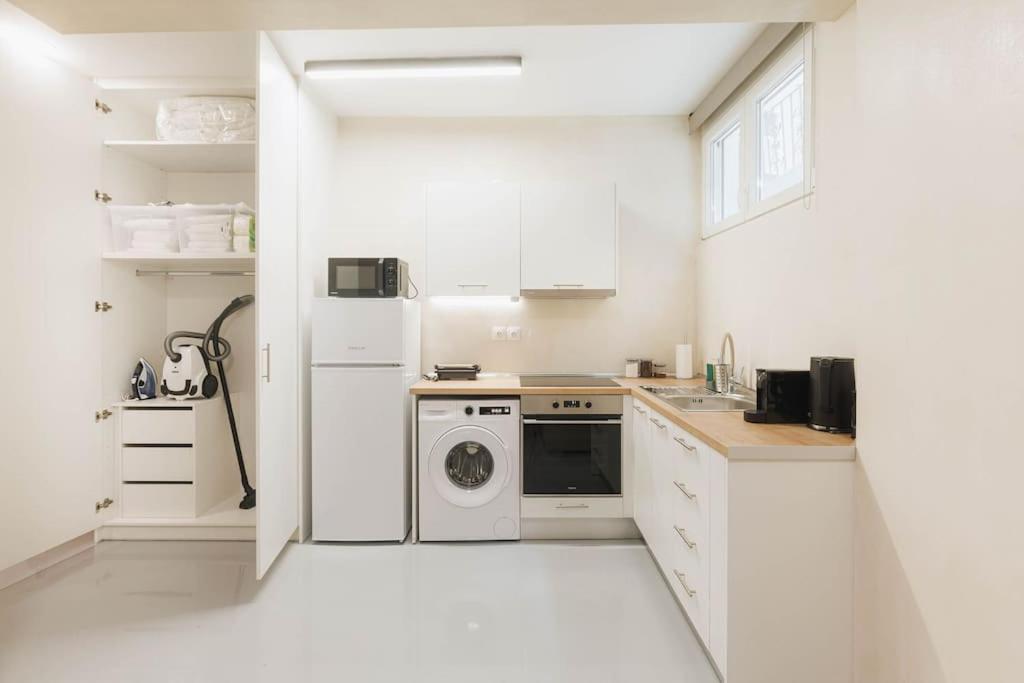 Modern Hiding Place In The Heart Of Афины Экстерьер фото