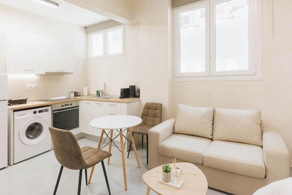 Modern Hiding Place In The Heart Of Афины Экстерьер фото